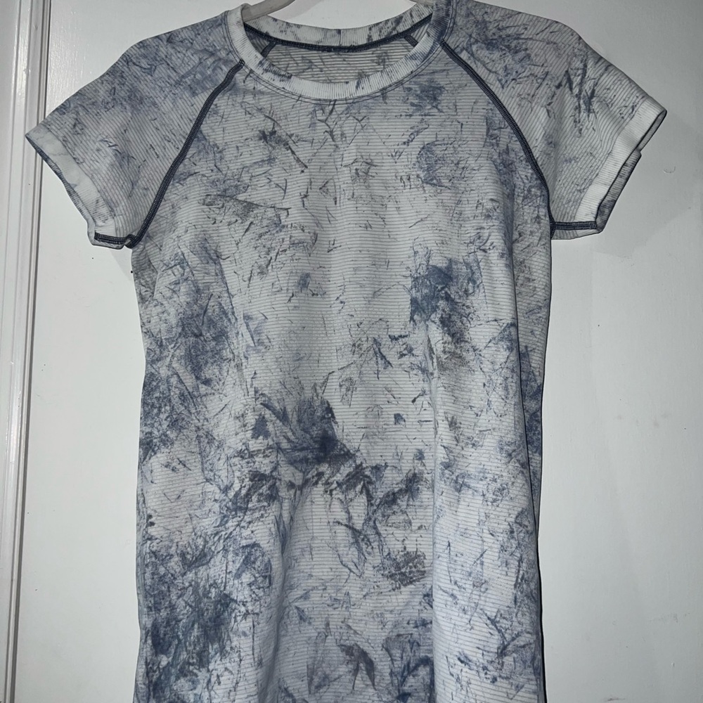 lululemon athletica White and Gray Short Sleeve Tee
